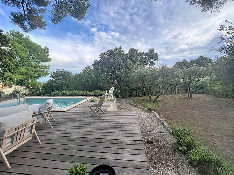 Maison Villeneuve Les Avignon 6 pièce(s) 139 m2, piscine