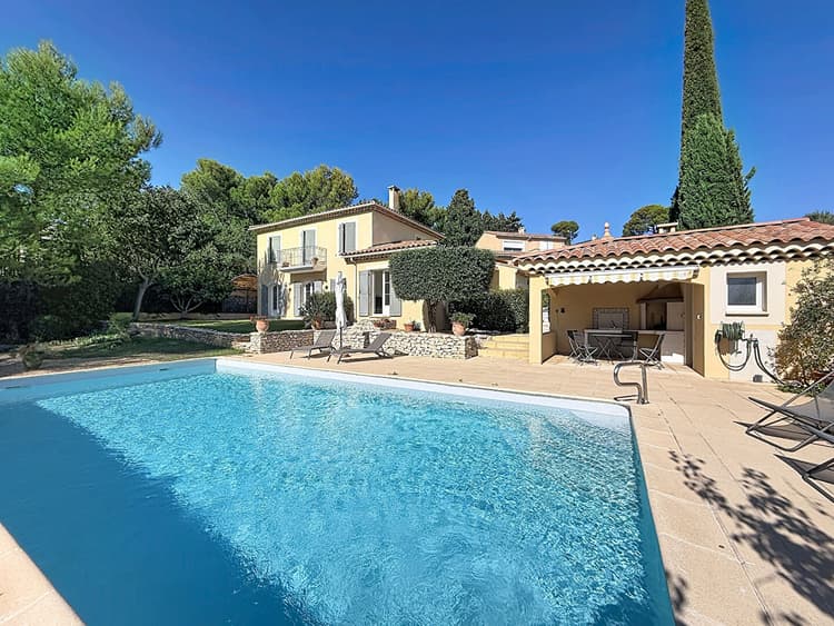 Maison Villeneuve Les Avignon 5 pièce(s) 162 m2 piscine garage double
