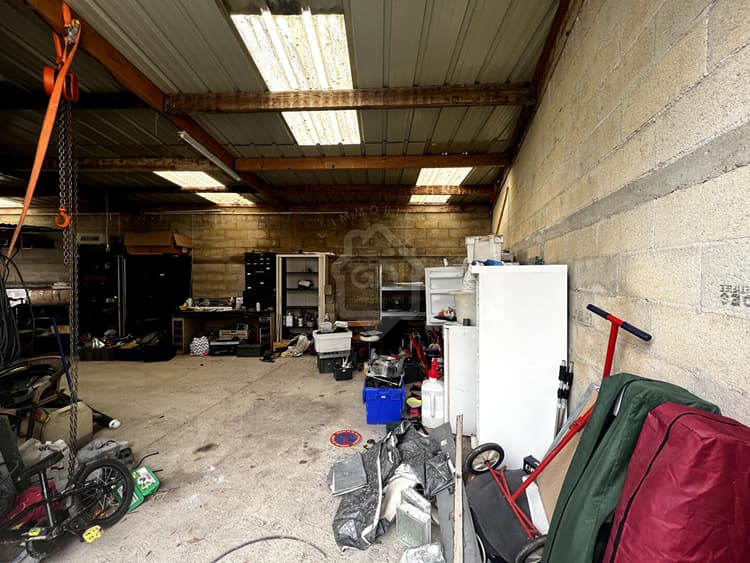 GARAGE