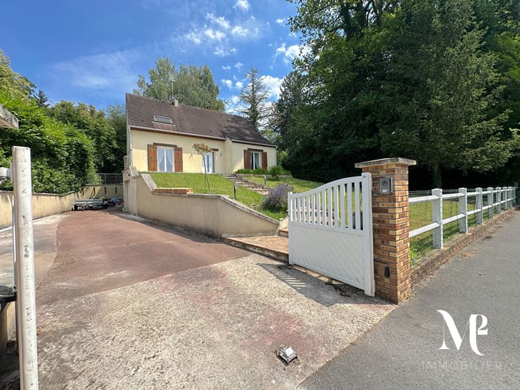Maison familiale de 7 pièces à vendre à Lamorlaye
