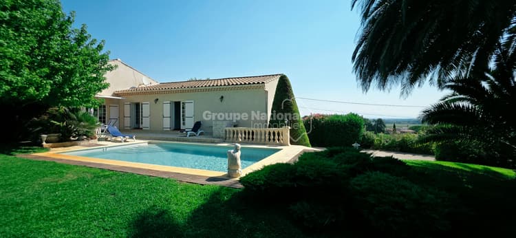 Maison de 151m², piscine, vue et terrain de 1527m²