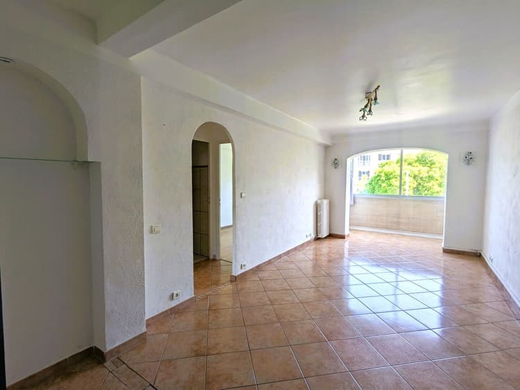 LES 4 CHEMINS - INVESTISSEMENT LOCATIF - APPARTEMENT T3 DE 56M² - - PARKING INTERIEUR - CAVE