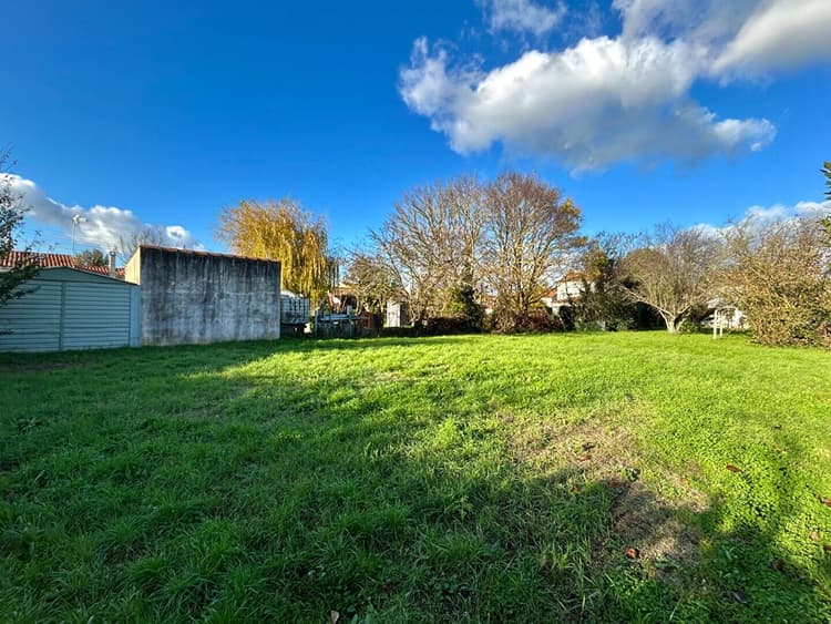 TERRAIN CONSTRUCTIBLE PROCHE HYPER-CENTRE