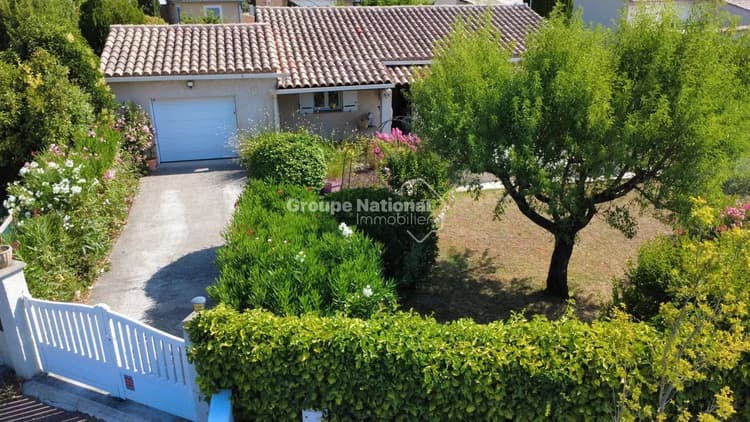 CAROMB - VILLA DE PLAIN-PIED DE 90 M² SUR UN TERRAIN DE 727 M²