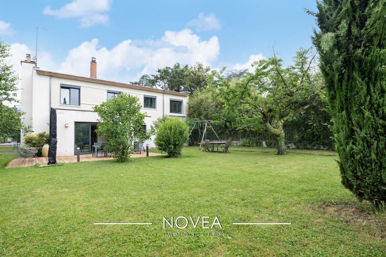 Belle maison familiale de 198 m2 - Fleurieu-sur-Saône