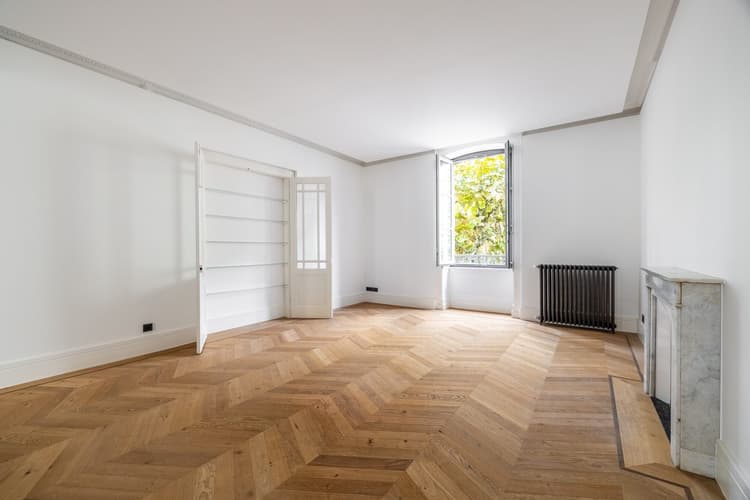 À HÉLVÉTIE, UN APPARTEMENT D'ARCHITECTE AVEC TERRASSE & PARKI