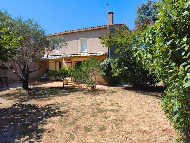 Maison Les Angles 5 pièce(s) 99 m2 - jardin