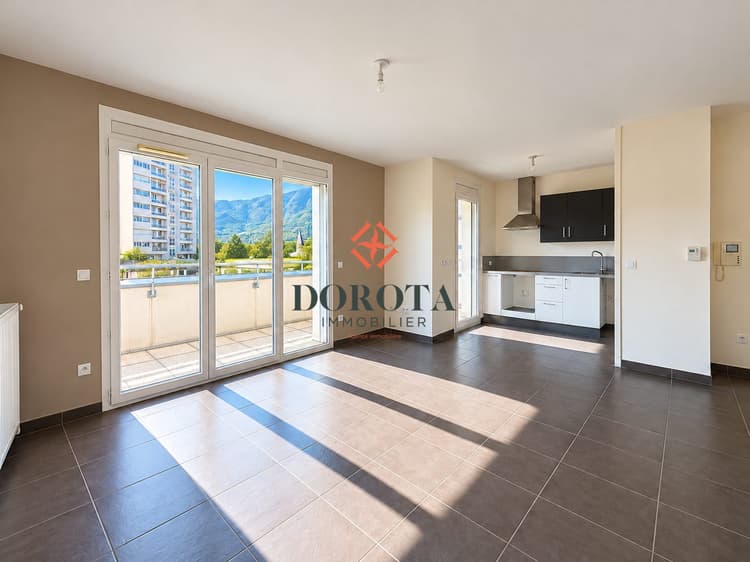 T2 dernier étage avec terrasse de plus de 35 m² et garage