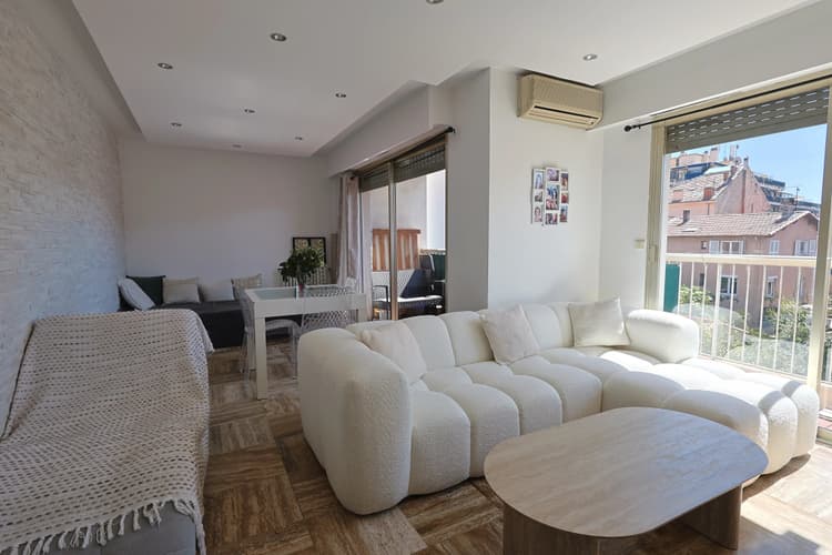 Golfe-Juan — 2 pièces traversant 54 m², terrasse, plein sud et p