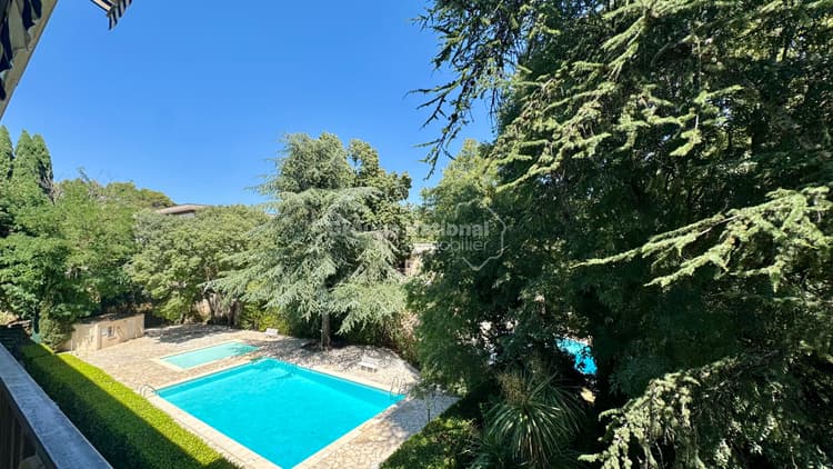 Appartement P4 de 91 m² avec parking dans résidence avec piscine Nîmes - Trois Pliers