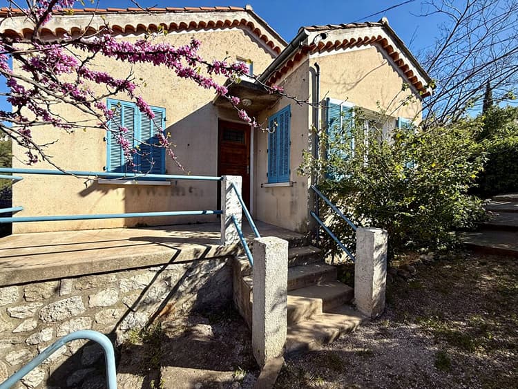 TOULON OUEST - MAISON/VILLA PLAIN PIED T4 de 84m² - TERRAIN DE 550M²