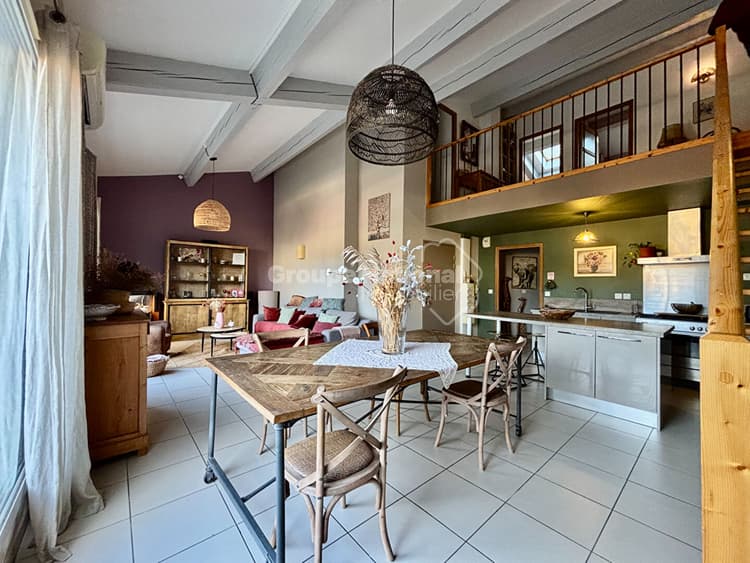 Appartement Nimes 6 pièce(s) 121.41m2 (dont 150 m² utile ) Terrasse / 2 parkings et cave