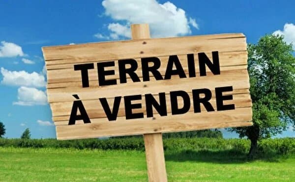 MOUGINS: TERRAIN DIVISIBLE
