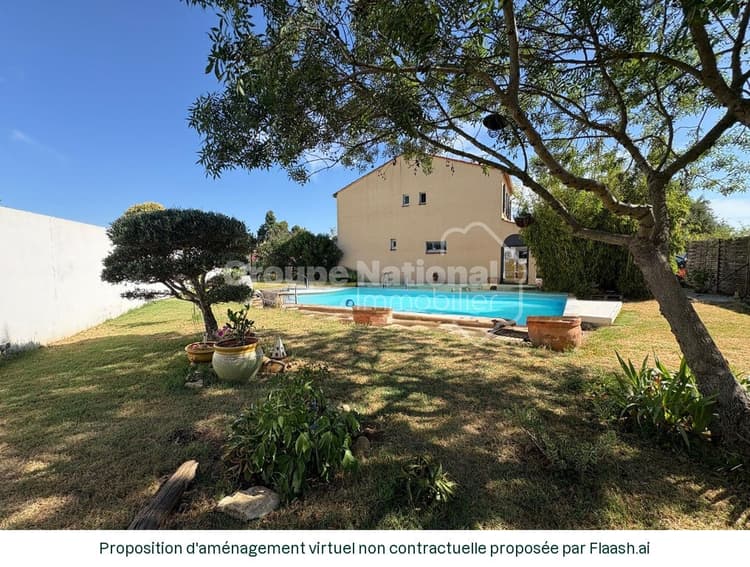 Maison entièrement rénovée à Bouillargues 4 chambres et piscine .