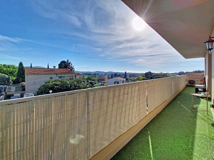Appartement T4 entièrement rénové à Six-Fours-les-Plages