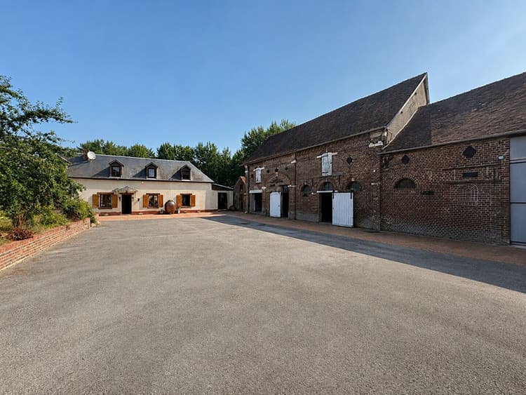 Maison Saint Martin Le Noeud 6 pièce(s) 207 m2