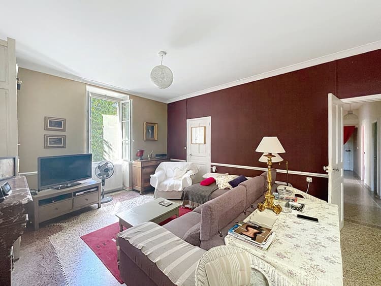 Mollégès, maison et gite avec piscine et terrain de 2000m²