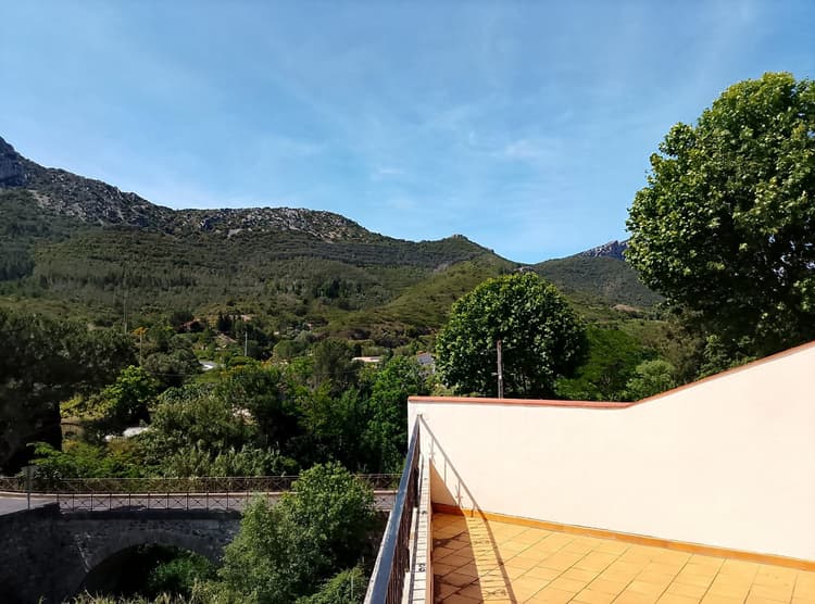 vaste vigneronne, grand garage, 5ch, terrasse au Sud, immense s?