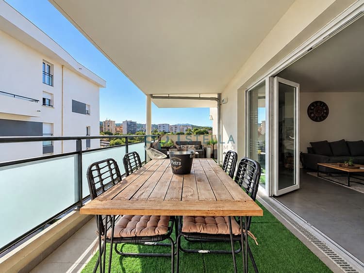 T3 avec 2 garages et une belle terrasse !