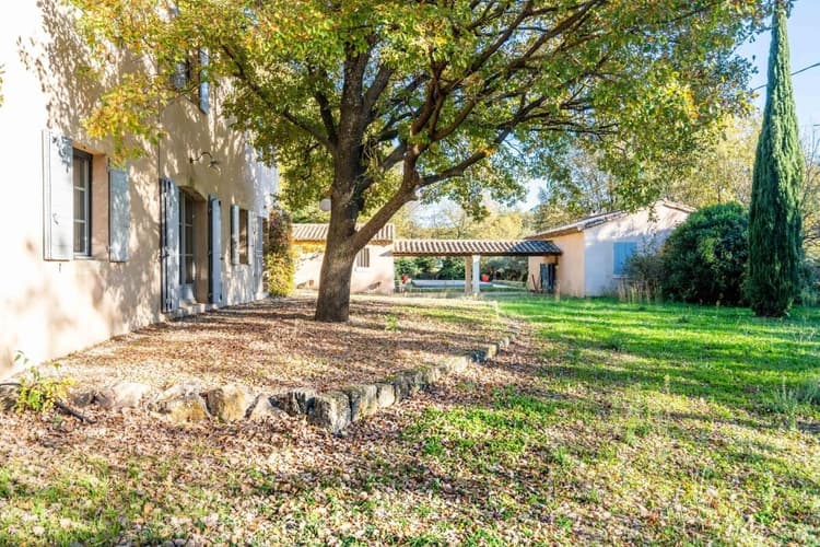 Bastide de 170 m² avec 2 gîtes et piscine chauffée à Saint-Quentin-La-Poterie