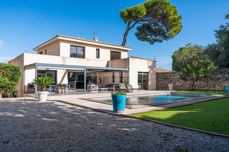 Maison 7 pièce(s) 200 m2