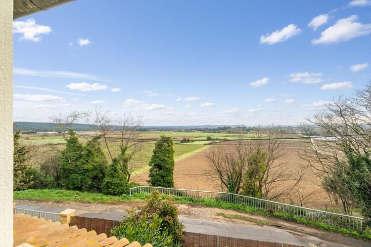 Maison au calme avec vue dégagée à 5 minutes Uzès