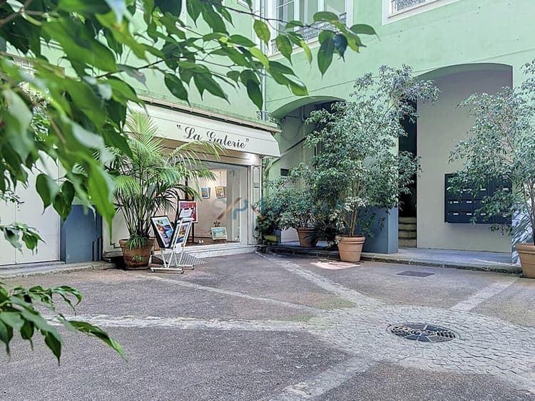 Local professionnel de charme 121 m2 Centre ville d'Ajaccio