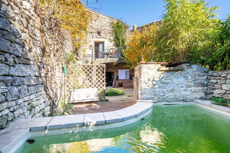 Maison de village en pierre