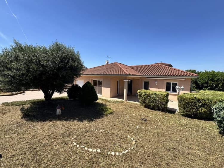 Maison de plain-pied de 103 m2 sur 605 m2 de terrain