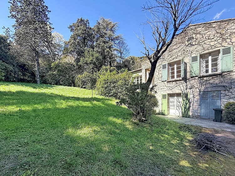 HAVRE DE PAIX PROCHE AVIGNON - MAISON À FORT POTENTIEL AVEC DÉPENDANCE