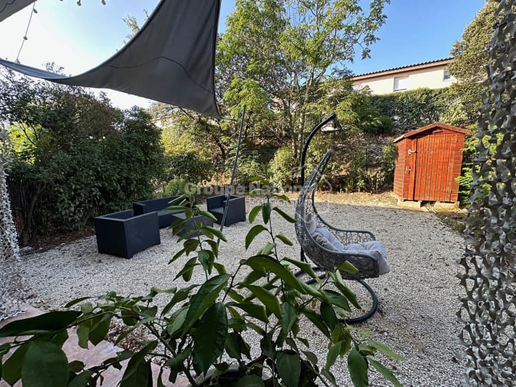 Nimes Castanet- Golf Vacquerolles Appartement P2 avec jardin et parking