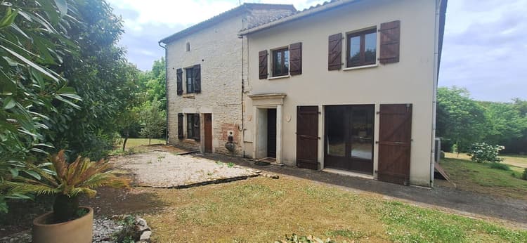 A vendre authentique maison en pierres Val De Bonnieure 8 pièces 198 m²