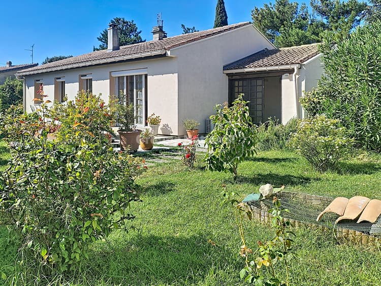 Maison familiale , 5 pièces avec terrain à BOLLENE 84500.