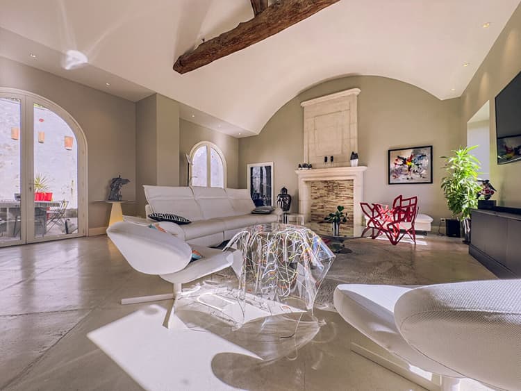 A VENDRE MAGNIFIQUE MAISON EN BAS DU PLATEAU D'ANGOULEME - 7 PIÈCES…