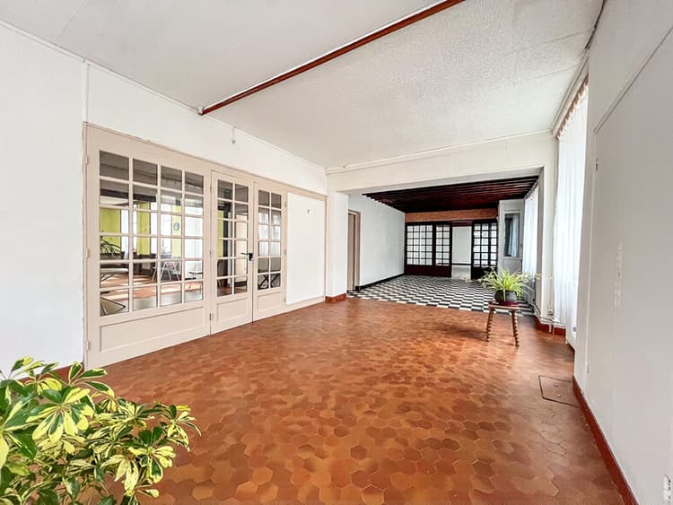 CARROUGES - Ensemble Immobilier à vendre