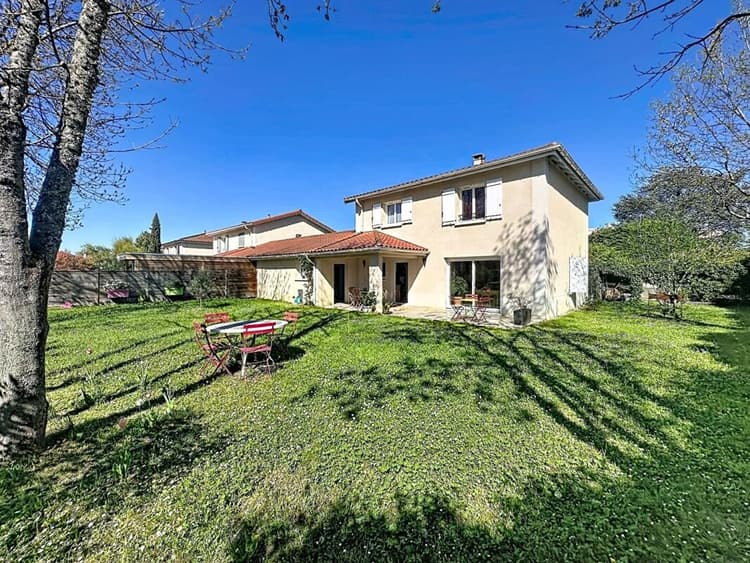 Maison - T5 - 148m2 - Terrain 750m2