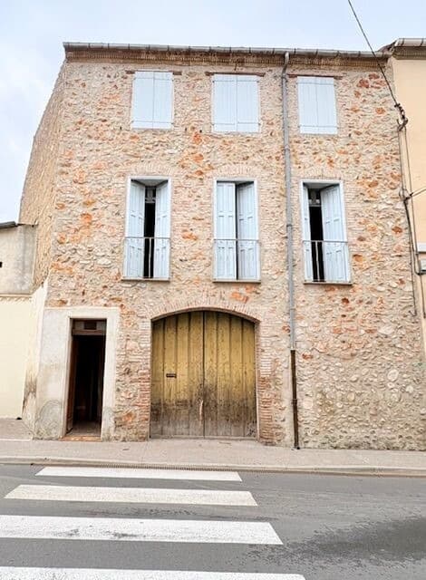 Ancienne maison bourgeoise, jardin ,terrasse, garage 65m2