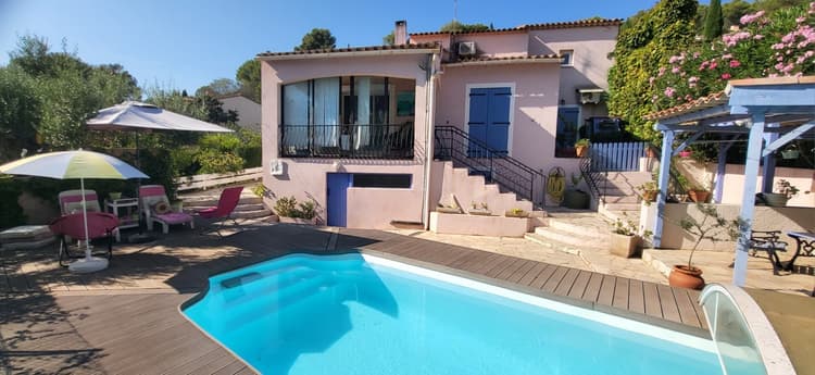 MAISON AVEC PISCINE (3 LOGEMENTS )-LA BOUVERIE