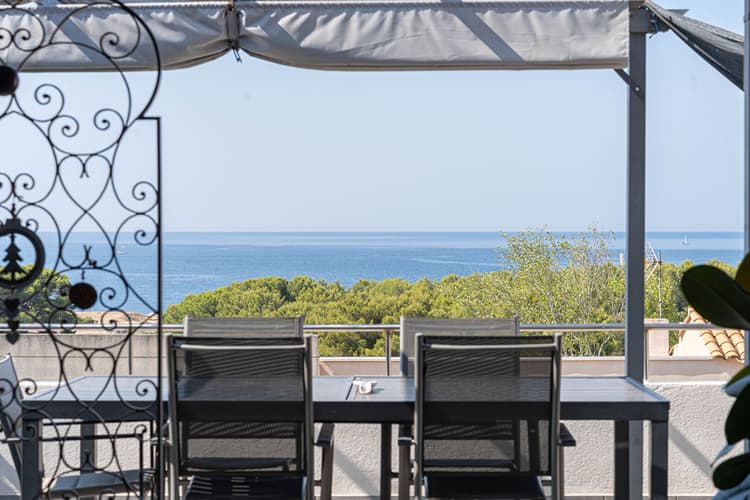 A VENDRE - MAISON FAMILIALE VUE MER SAUSSET LES PINS