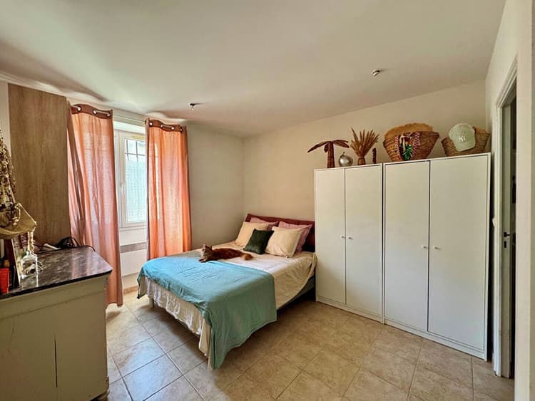 Chateauneuf De Gadagne T2 RDC 48 m2 avec cour 20m²