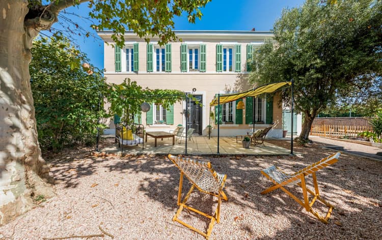 ST JÉROME - MAISON DE MAÎTRE AVEC PISCINE