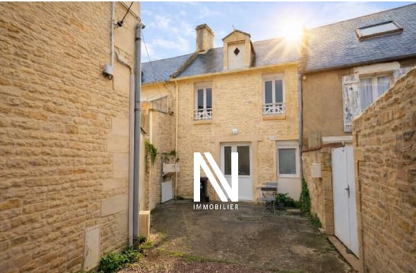 APPARTEMENT EN BORD DE MER