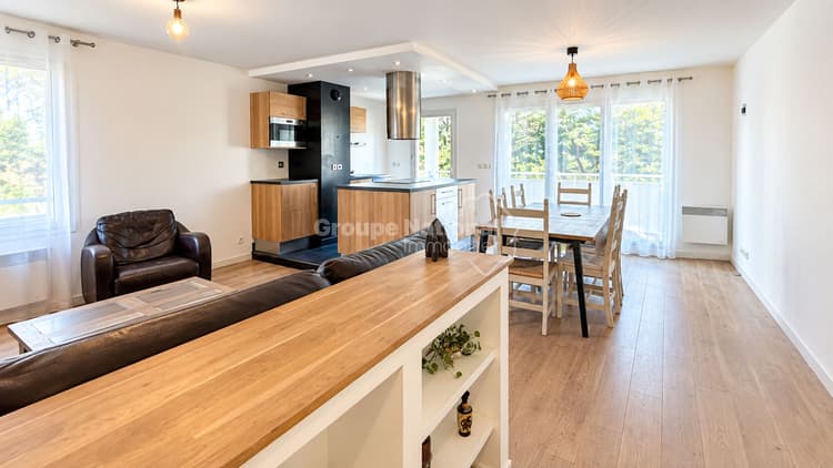 Appartement T3 avec grande terrasse et place de parking
