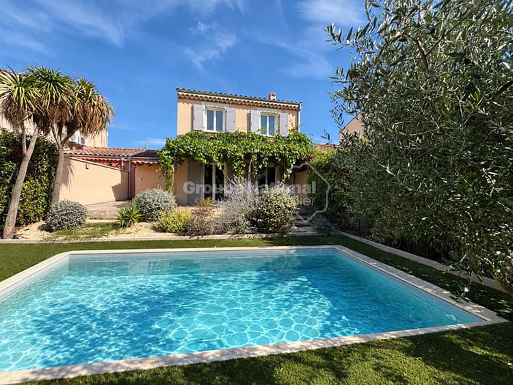 Maison meublée 4 pièces de 83.29 m2 avec piscine, à Graveson