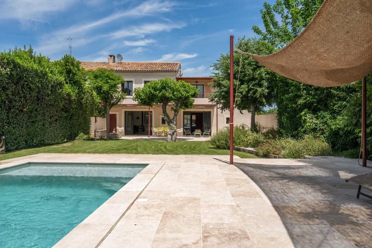Ancienne grange en pierre rénovée avec piscine et terrain de pétanque