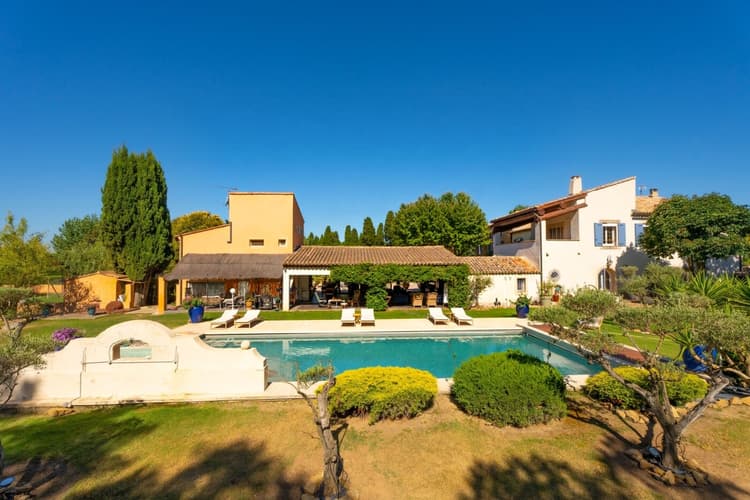 Propriété unique entre Aix-en-Provence et les Alpilles