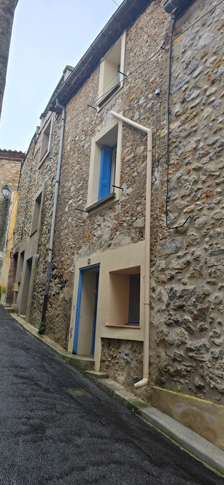 <span class='fw-semibold text-nowrap'>Maison</span> - Maison de village - <span class='text-nowrap'>3 pièces</span> - <span class='text-nowrap'>60.0 m²</span> - <span class='text-nowrap'> <span class='fw-semibold'>55 000 €</span></span> - <span class='text-nowrap'>À vendre</span>