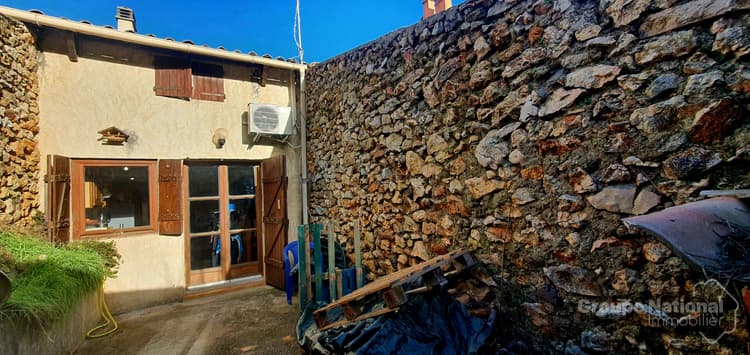 Maison de village avec locataire