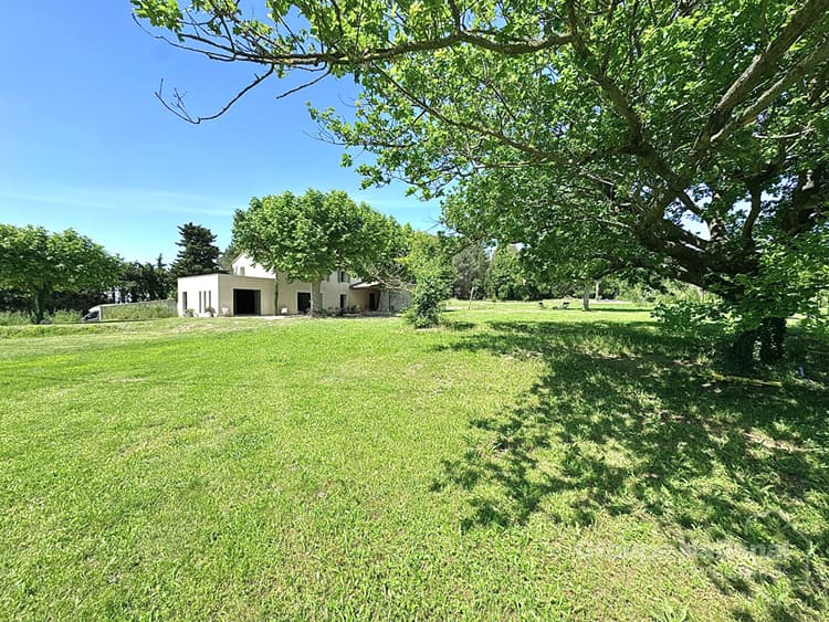 Mas L Isle Sur La Sorgue 7 pièce(s) 200 m2 sur + d'un hectare de terrain