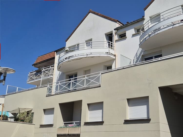 Bel appartement 3 pièces avec balcons, stationnement et cav